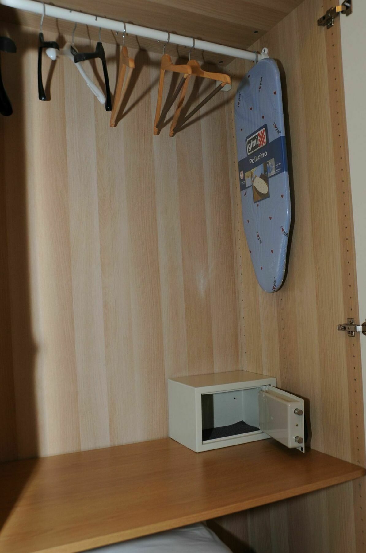 Rooms And Breakfast Zefiro Gasthof 3*